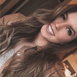 Meet your Posher, Courtney